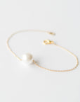 Single Pearl Bracelet in Gold