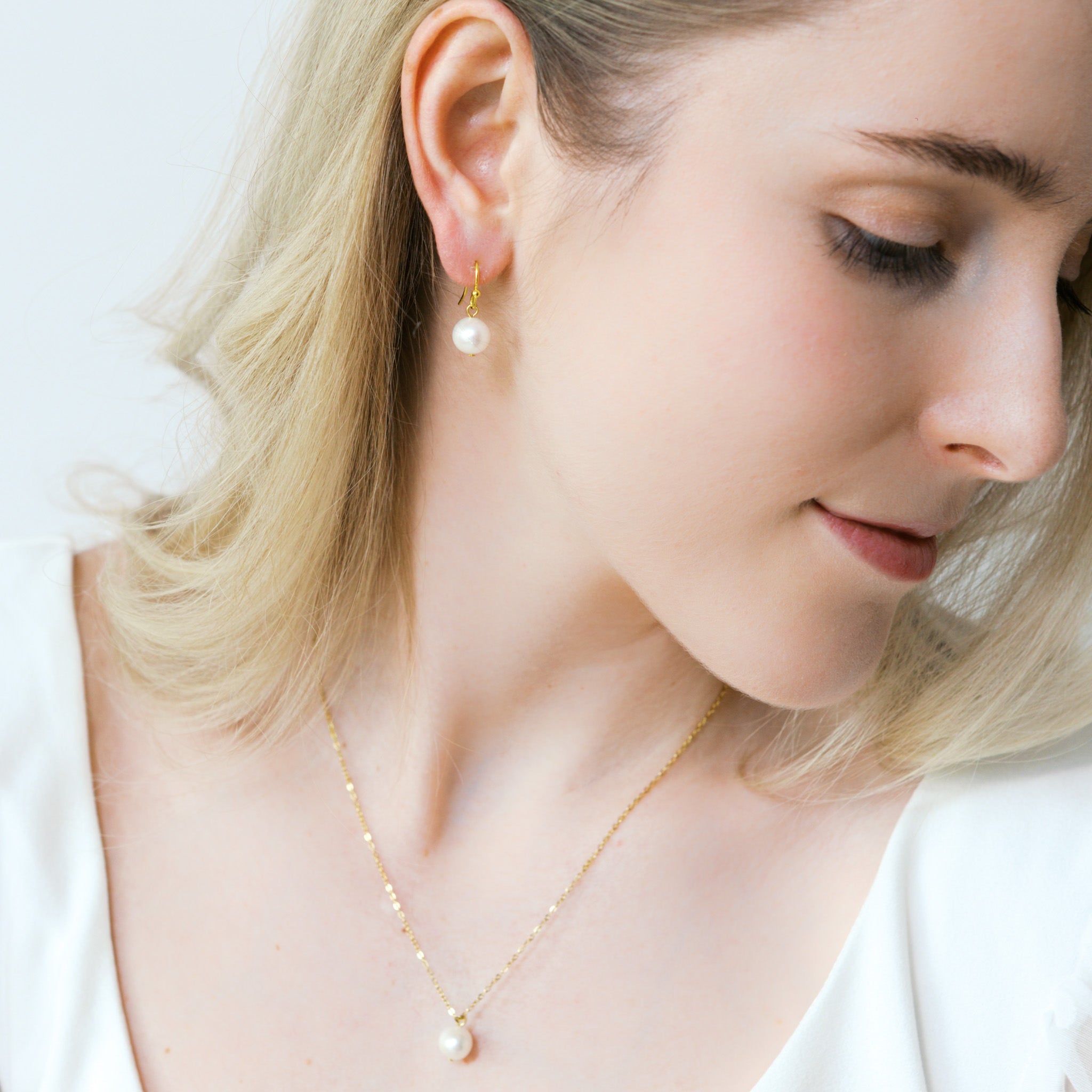 Freshwater Pearl Necklace in Gold