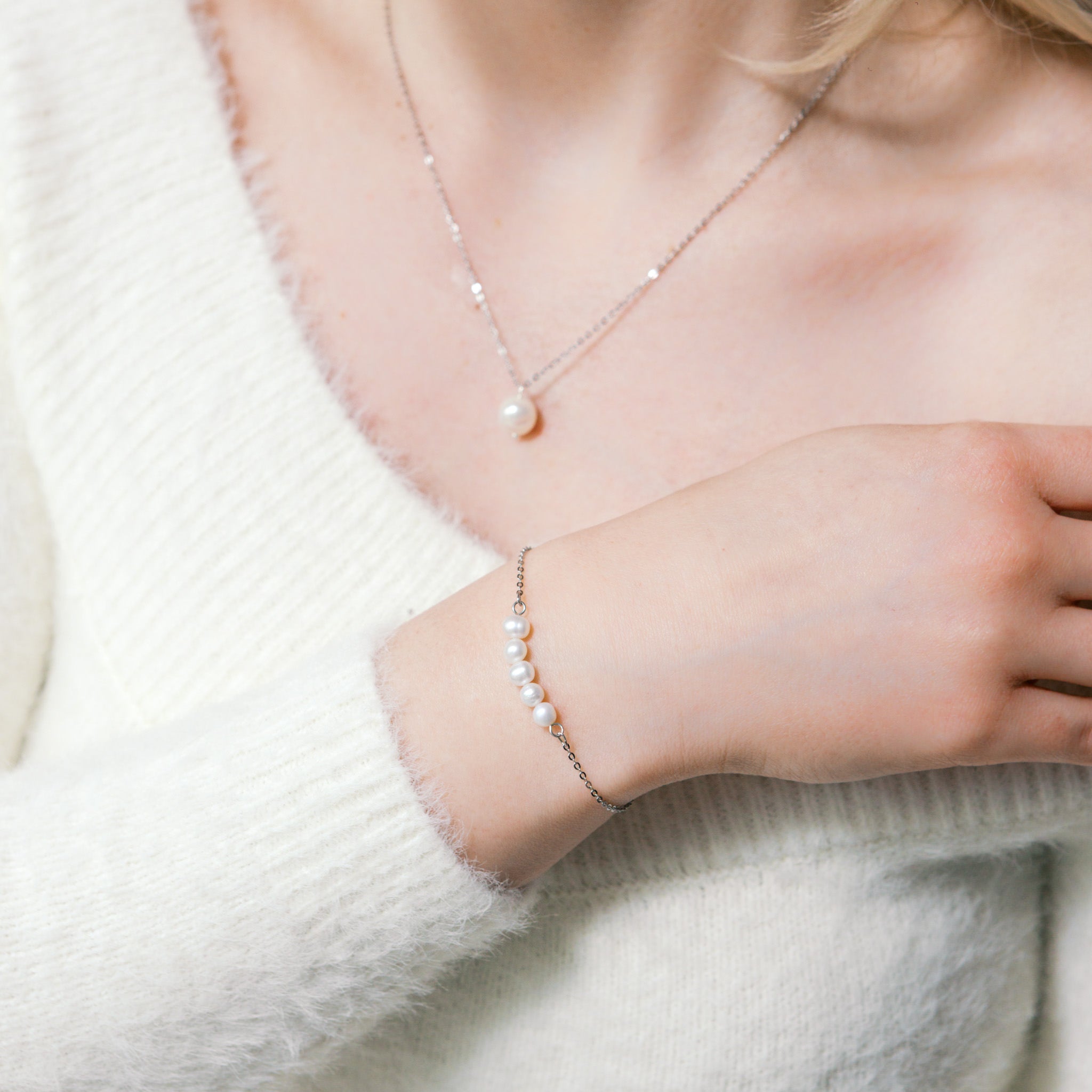 Freshwater Pearl Necklace in Silver