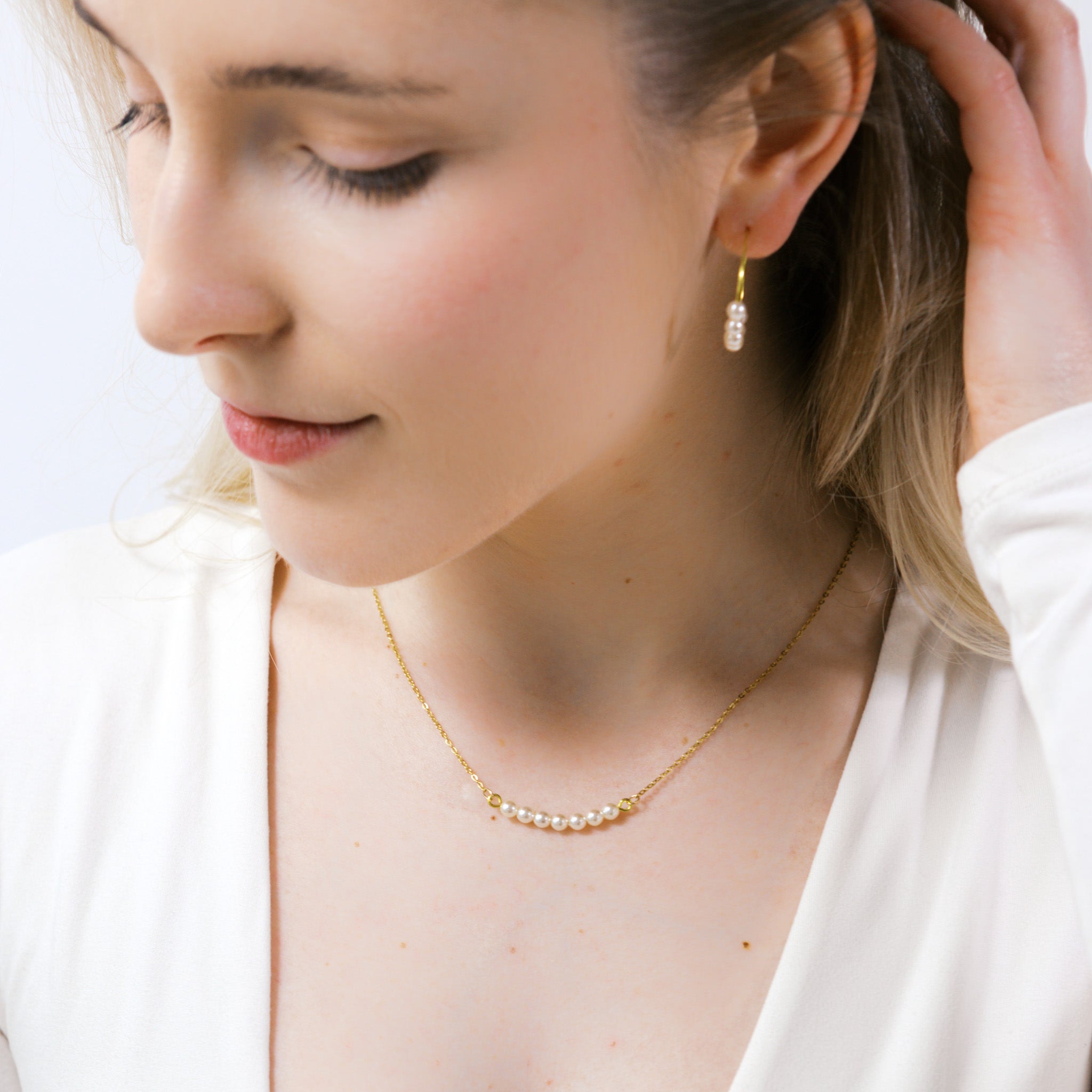 Delicate Gold White Pearl Necklace