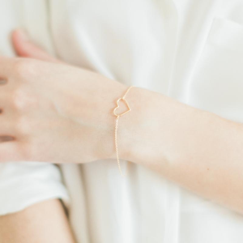 Delicate Gold Heart Bracelet