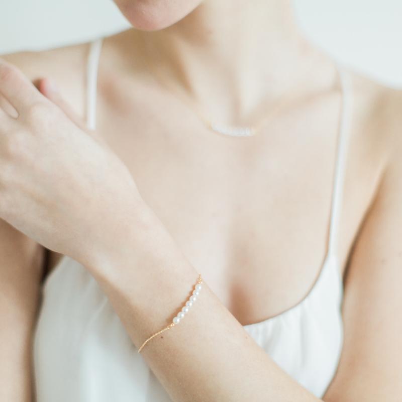 Delicate Gold White Pearl Bracelet