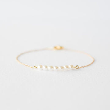Delicate Gold White Pearl Bracelet