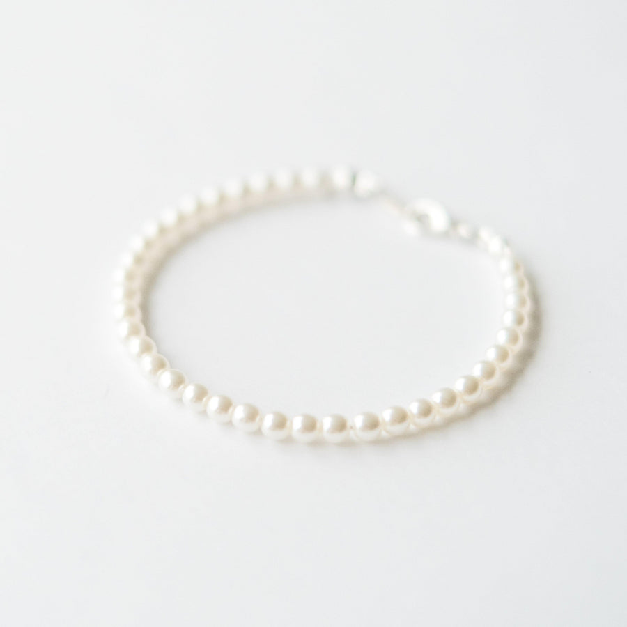 Delicate White Pearl Bracelet