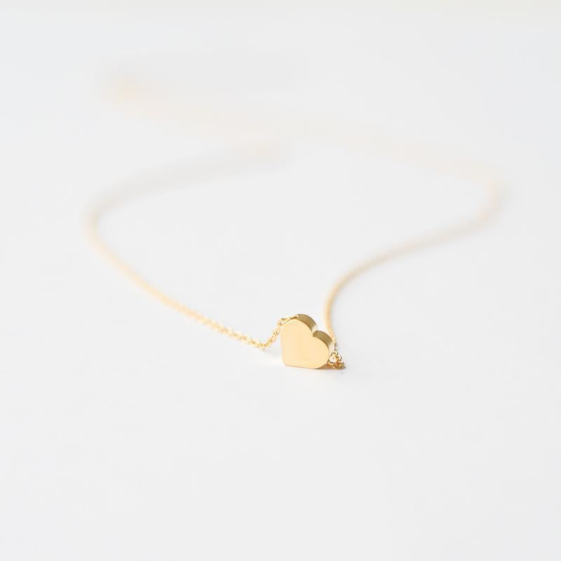 Delicate gold heart necklace