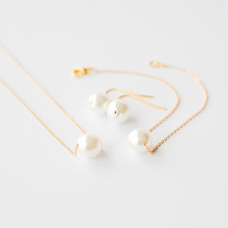Pearl Jewelry Set in Gold