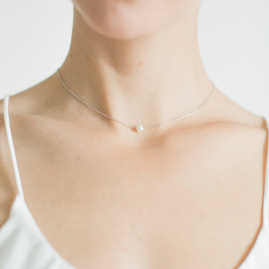 Single Pearl Choker Necklace in Silver