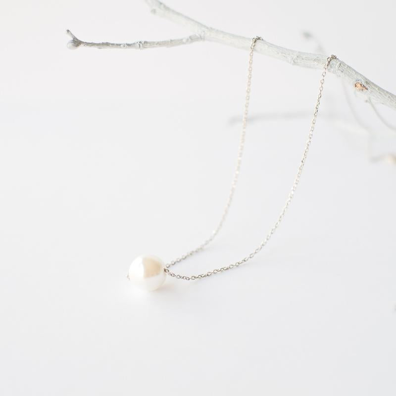 Single Pearl Necklace in Silver